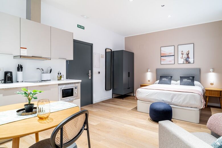 Aparthotel Limehome Sevilla Ronda De Capuchinos