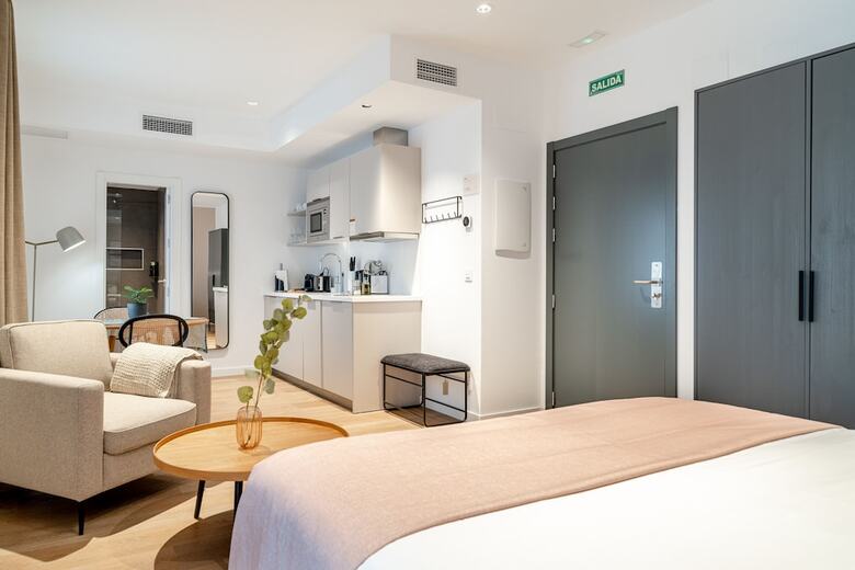 Aparthotel Limehome Sevilla Ronda De Capuchinos