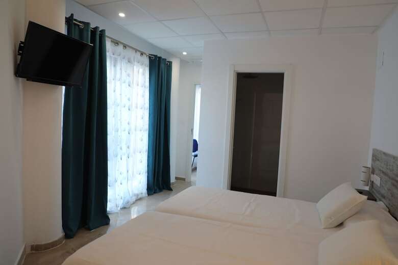 Bed & Breakfast Alojamiento Med The Blue Med.