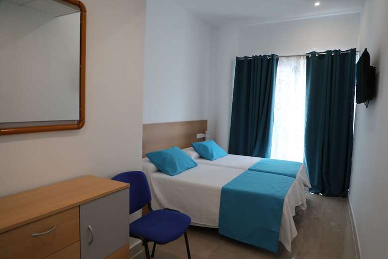 Bed & Breakfast Alojamiento Med The Blue Med.