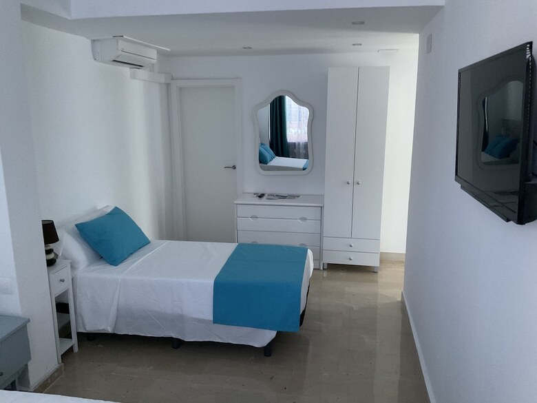 Bed & Breakfast Alojamiento Med The Blue Med.