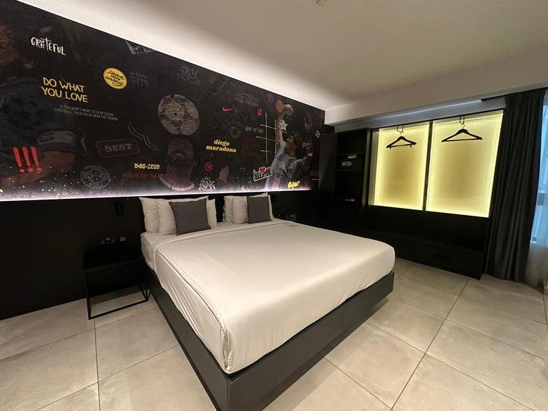 So City Hotel