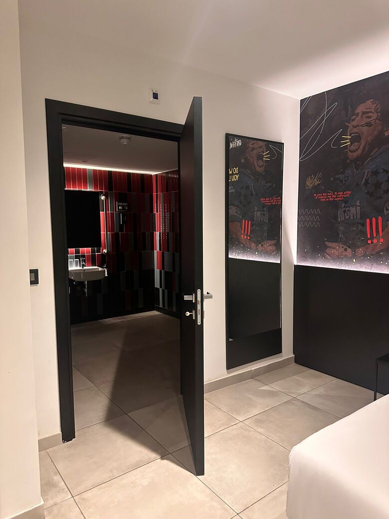 So City Hotel