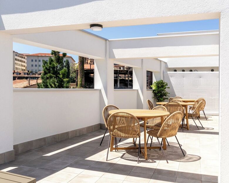 Aparthotel Limehome Oviedo Calle Postigo Bajo