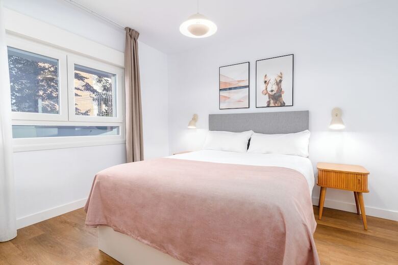 Aparthotel Limehome Oviedo Calle Postigo Bajo