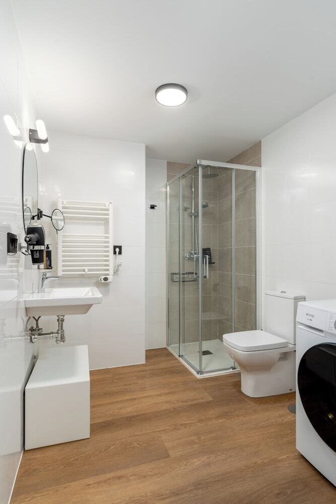 Aparthotel Limehome Oviedo Calle Postigo Bajo
