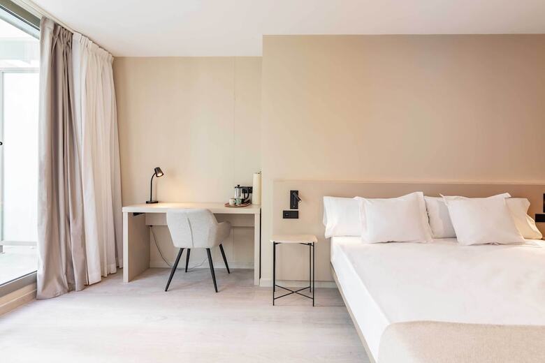 Hq Arena Hotel
