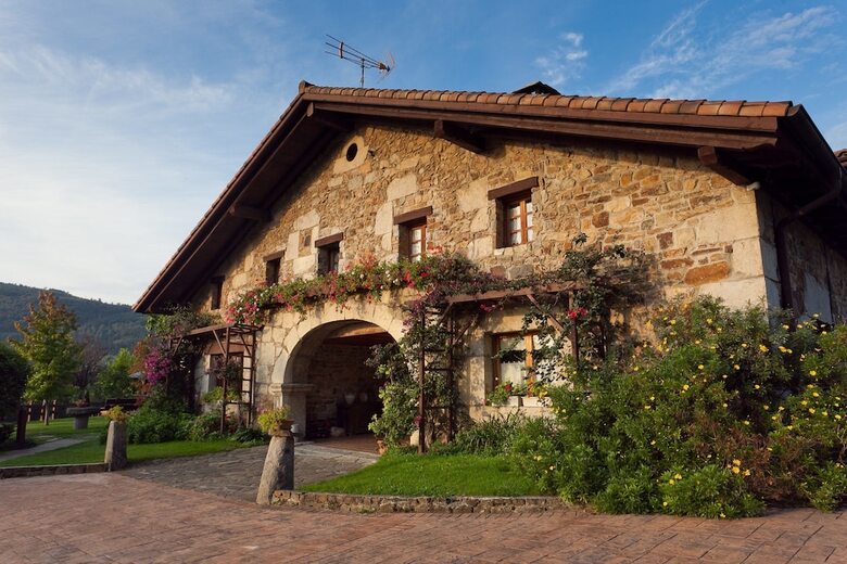 Aparthotel Las Casas De Ea Astei