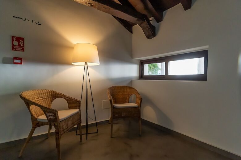 Hostal Albergue Inturjoven Cazorla - Hostel
