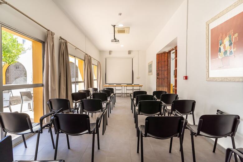 Hostal Marbella Inturjoven Youth Hostel