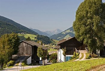 Hotel Strasserwirt - Herrenansitz Zu Tirol