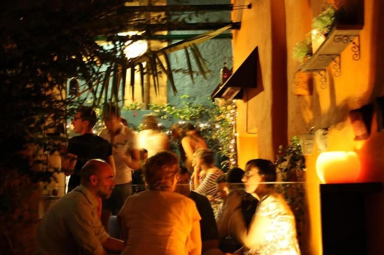 Hostal Revolutum Hostel