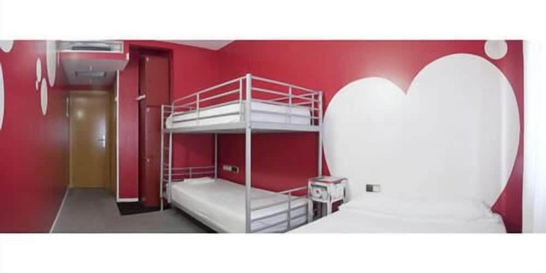 Hostal Revolutum Hostel