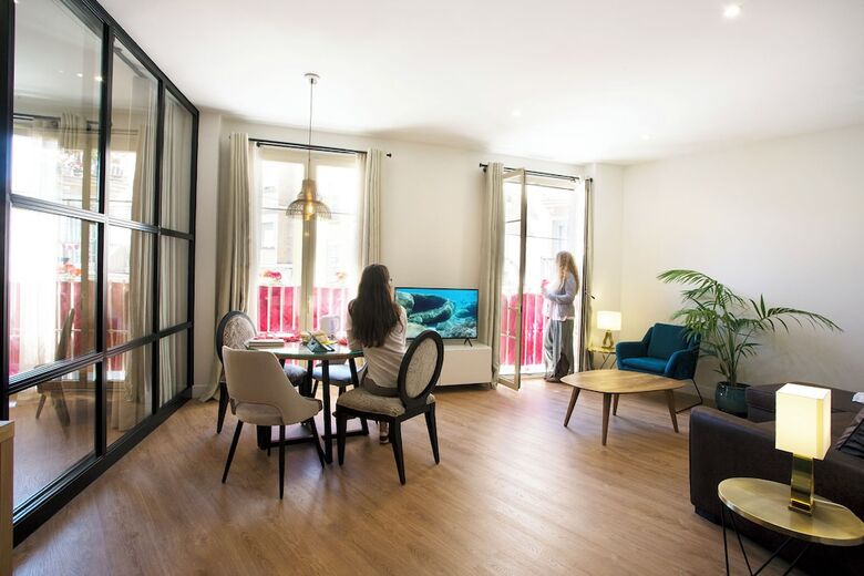 Aparthotel Graffiti Suites M�laga