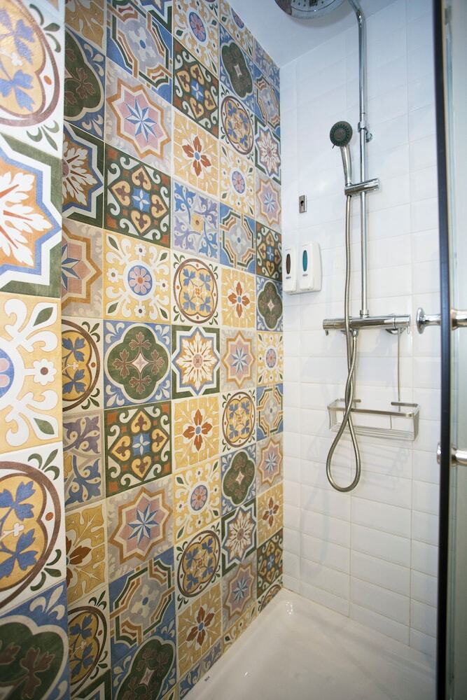 Aparthotel Graffiti Suites M�laga