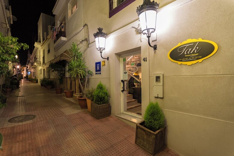 Hostal Tak Boutique Marbella Old Town With Parking