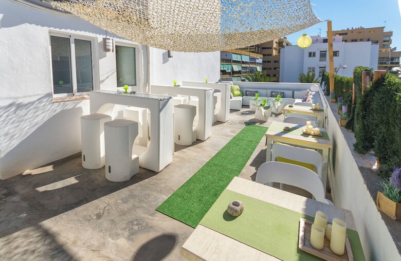 Hostal Tak Boutique Marbella Old Town With Parking