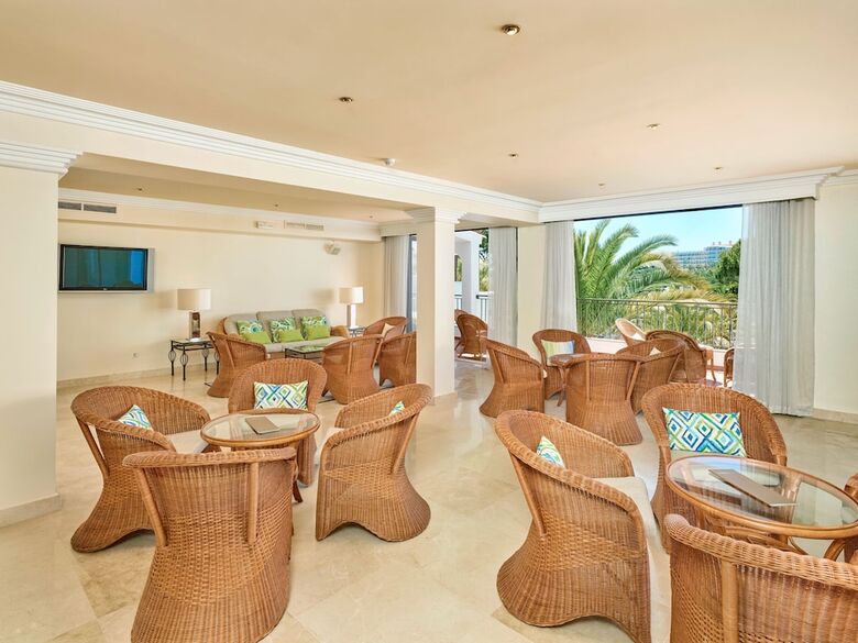 Ria Park Garden Hotel