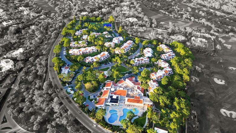 Hotel Four Seasons Country Club