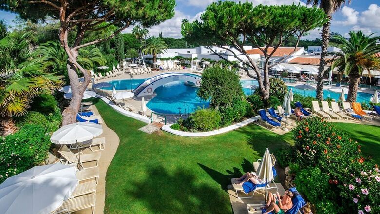 Hotel Four Seasons Country Club