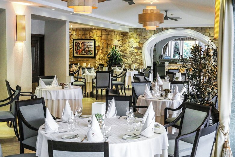 Hotel Four Seasons Country Club