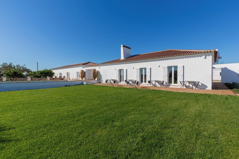 Hotel Cenoura-brava Villas & Suites.