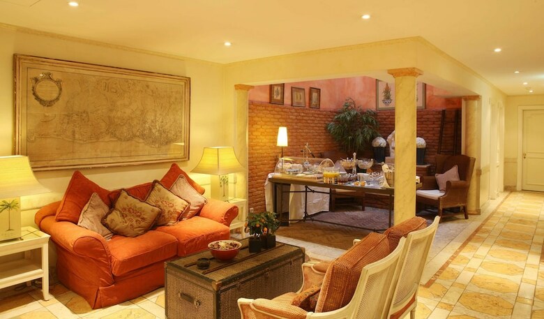 Hotel As Janelas Verdes
