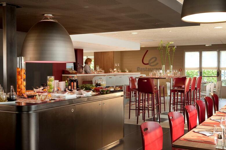 Hotel Campanile Valenciennes - Petite-for�t