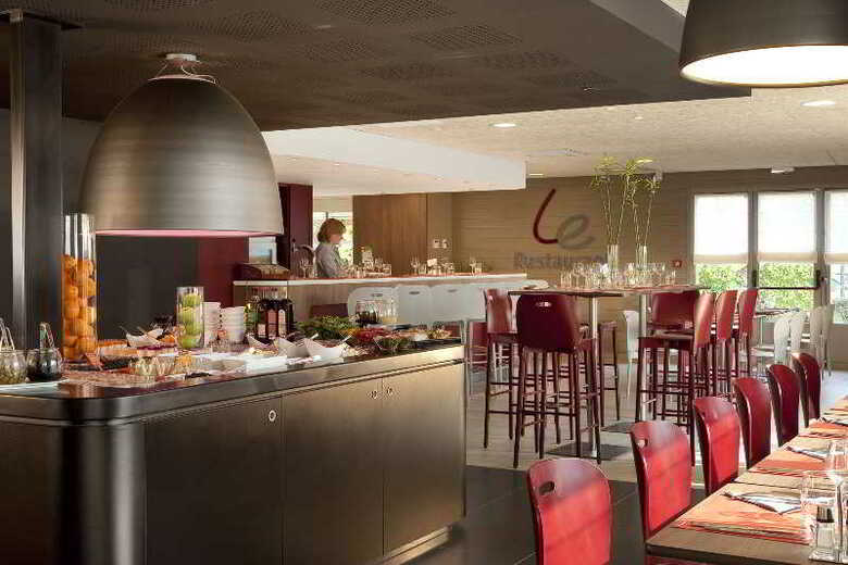 Hotel Campanile Valenciennes - Petite-for�t