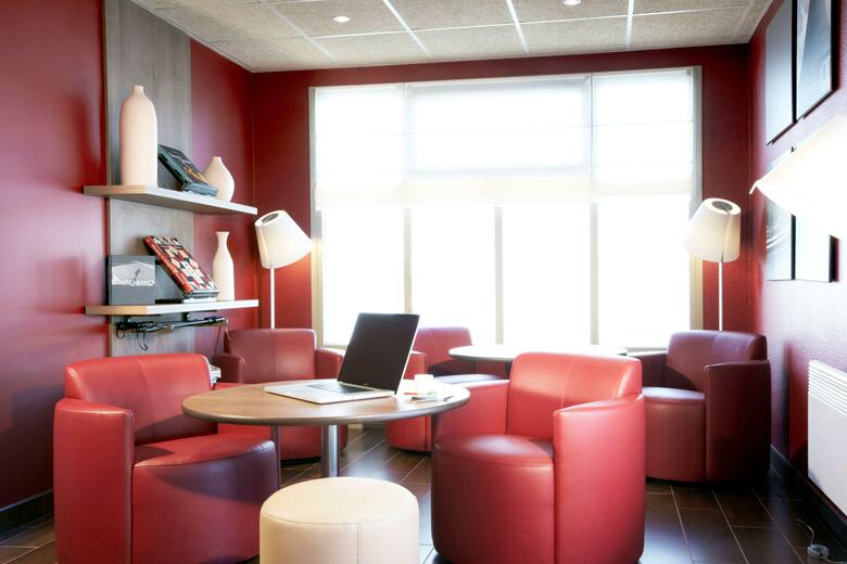 Hotel Campanile Valenciennes - Petite-for�t