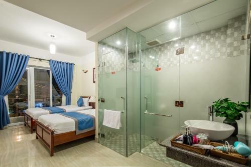 Prince Hotel