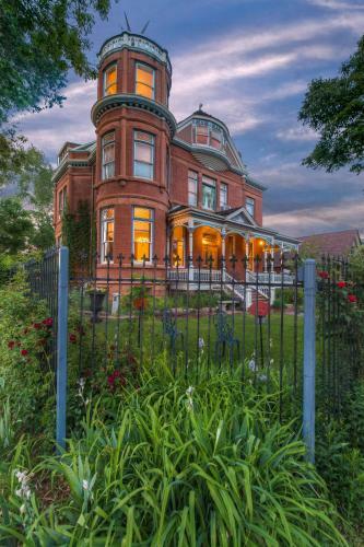 Bed & Breakfast Lumber Baron Inn And Gardens