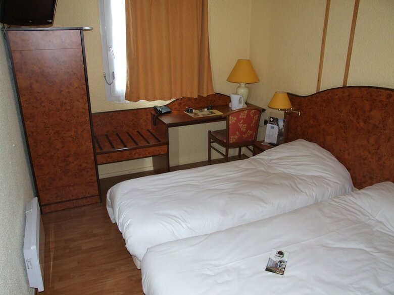 Cottage Hotel