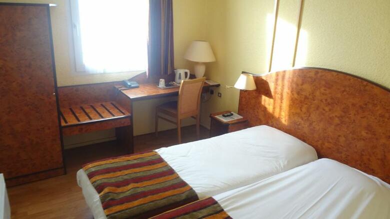 Cottage Hotel