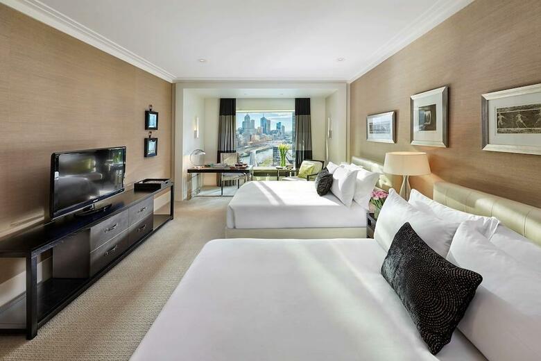 Hotel Crown Towers