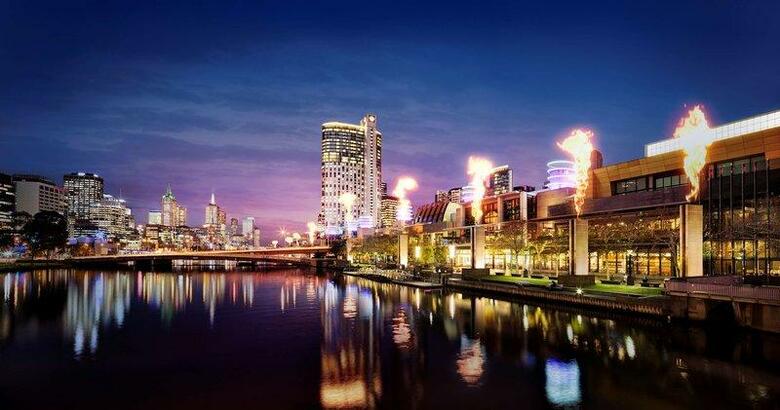 Hotel Crown Towers