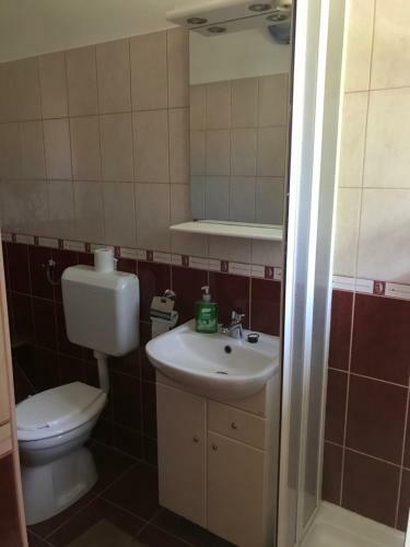 Hostal Borosty�nkert �tterem & Vend�gh�z