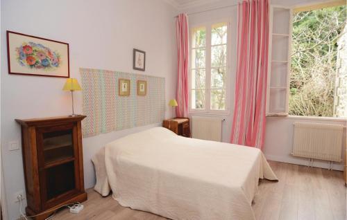 Holiday Home Mas De La Tour De Lubiere