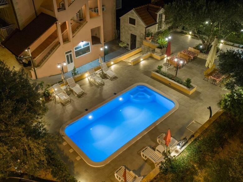 Apartments Njiric