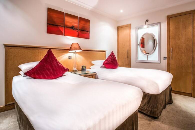 Courthouse Hotel London