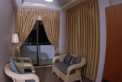 Holiday Hotel