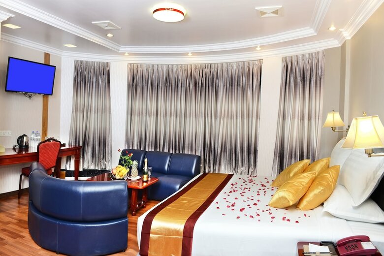 Hotel Grand United (ahlone Branch)