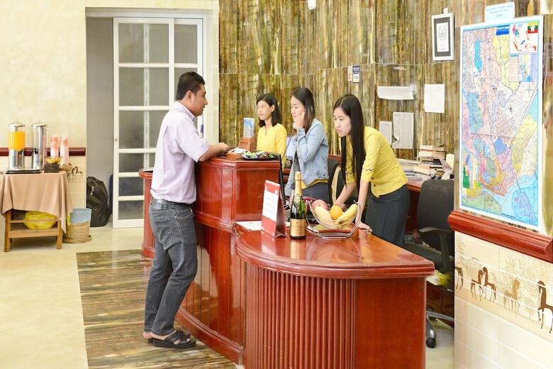 Hotel Grand United (ahlone Branch)