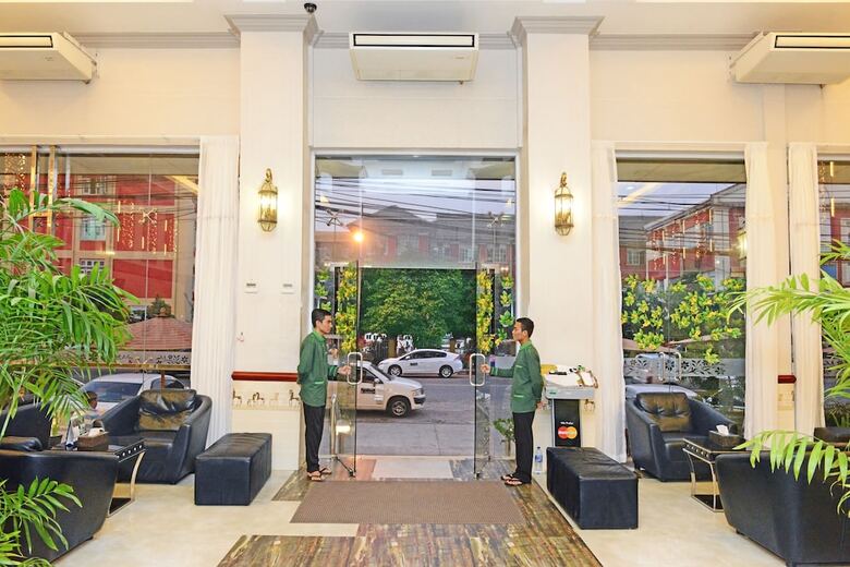Hotel Grand United (ahlone Branch)