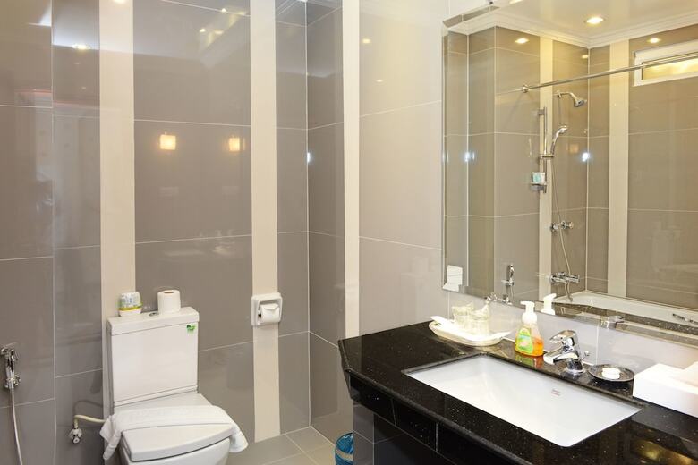 Hotel Grand United (ahlone Branch)