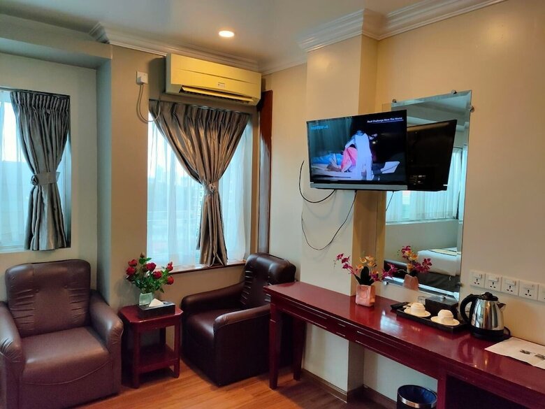 Hotel Grand United (ahlone Branch)