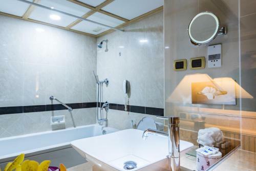 Royal Cliff Hotels Group