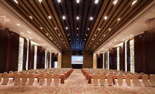 Hotel Regal Palace Resort