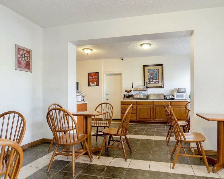 Hotel Econo Lodge Topeka