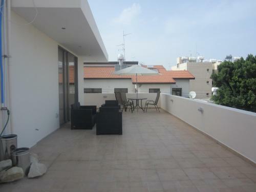 Marina Apartments 211